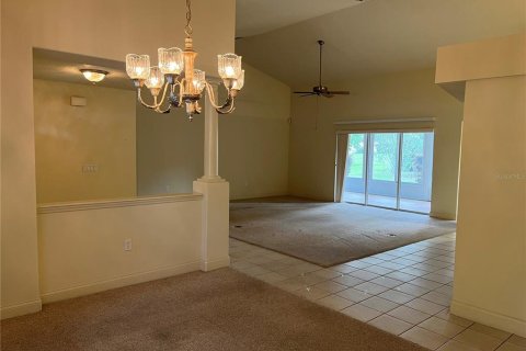 House in Weeki Wachee, Florida 3 bedrooms, 211.63 sq.m. № 1725635 - photo 8