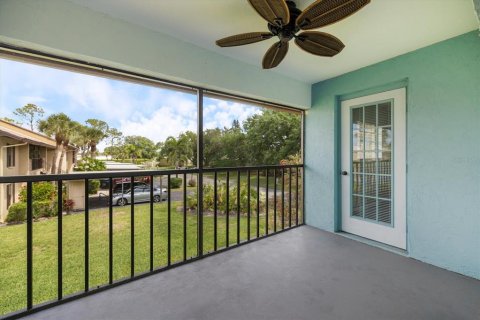 Condo in Venice, Florida, 2 bedrooms  № 2225570 - photo 27