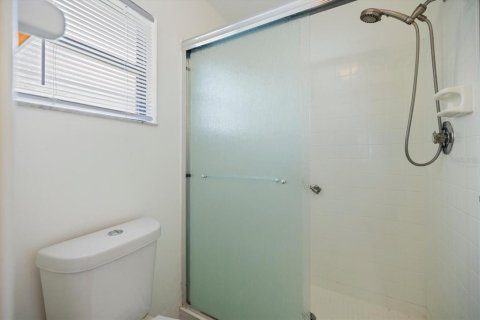 Condo in Venice, Florida, 2 bedrooms  № 2225570 - photo 23