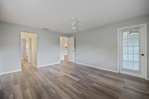 Condo in Venice, Florida, 2 bedrooms  № 2225570 - photo 20