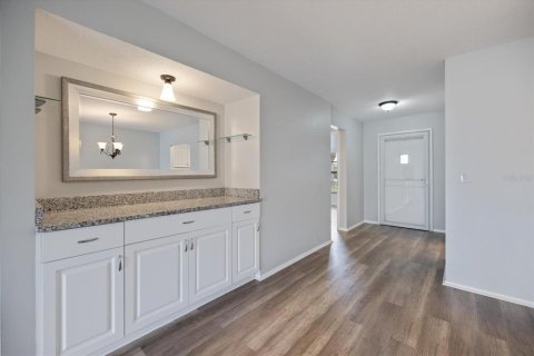 Condo in Venice, Florida, 2 bedrooms  № 2225570 - photo 17