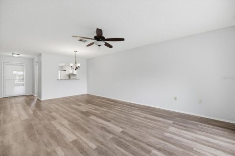 Condo in Venice, Florida, 2 bedrooms  № 2225570 - photo 16