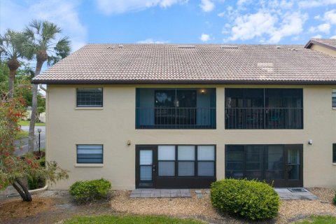 Condo in Venice, Florida, 2 bedrooms  № 2225570 - photo 2