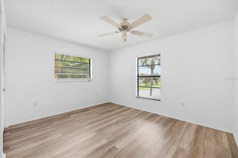 Condo in Venice, Florida, 2 bedrooms  № 2225570 - photo 11