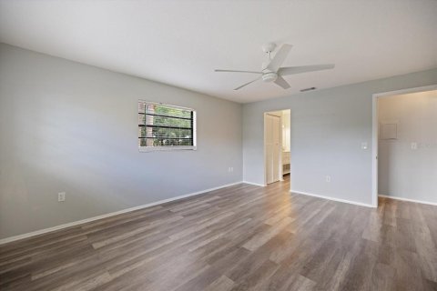 Condo in Venice, Florida, 2 bedrooms  № 2225570 - photo 19