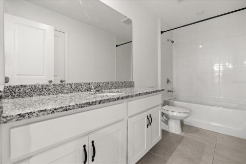 House in Kissimmee, Florida 5 bedrooms, 240.43 sq.m. № 1878150 - photo 15