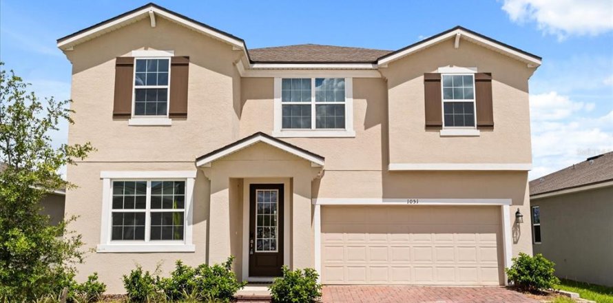 House in Kissimmee, Florida 5 bedrooms, 240.43 sq.m. № 1878150