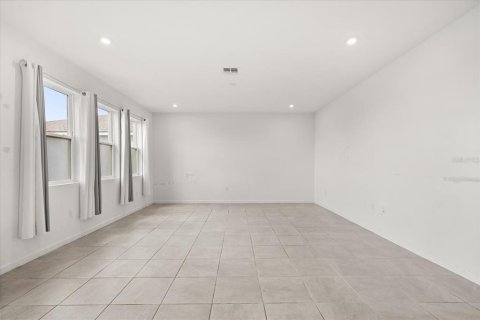 House in Kissimmee, Florida 5 bedrooms, 240.43 sq.m. № 1878150 - photo 24