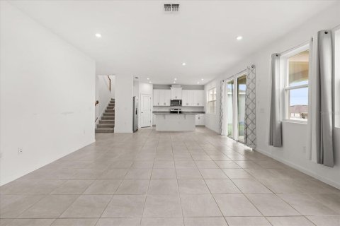 House in Kissimmee, Florida 5 bedrooms, 240.43 sq.m. № 1878150 - photo 3