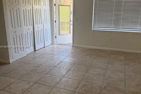 Снять в аренду кондоминиум в Норт-Майами, Флорида 1 спальня, 62.06м2, № 1987904 - фото 6