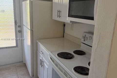 Снять в аренду кондоминиум в Норт-Майами, Флорида 1 спальня, 62.06м2, № 1987904 - фото 4