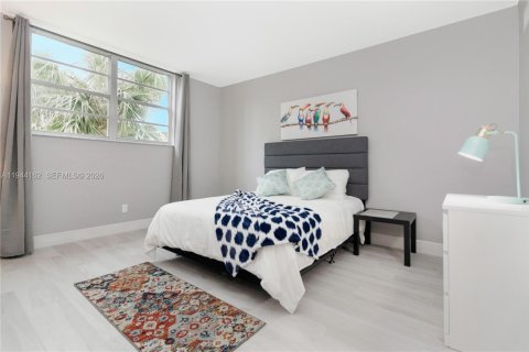 Condo in Sunny Isles Beach, Florida, 2 bedrooms № 2088787 - photo 12