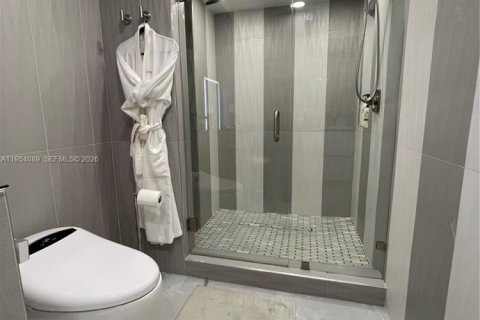 Condo in Sunny Isles Beach, Florida, 3 bedrooms  № 2021091 - photo 19