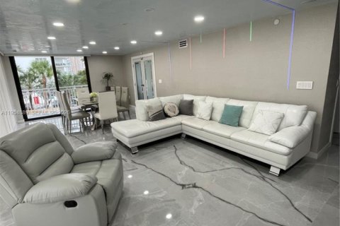 Condo in Sunny Isles Beach, Florida, 3 bedrooms  № 2021091 - photo 7