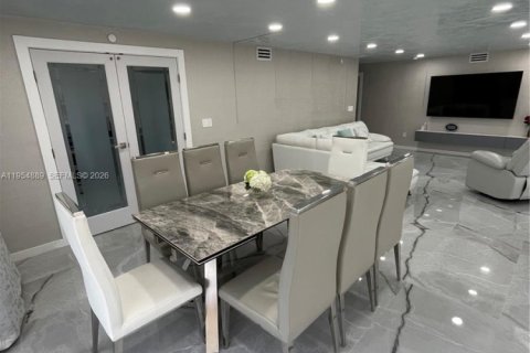 Condo in Sunny Isles Beach, Florida, 3 bedrooms  № 2021091 - photo 4