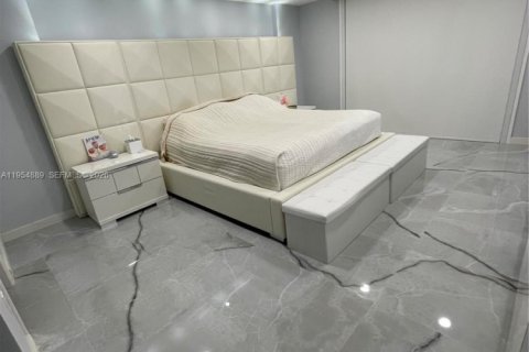 Condo in Sunny Isles Beach, Florida, 3 bedrooms  № 2021091 - photo 13