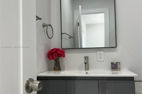 Casa en alquiler en Miami, Florida, 2 dormitorios, 81.75 m2 № 1985779 - foto 10