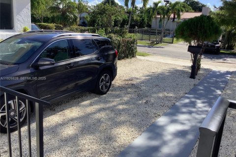 Casa en alquiler en Miami, Florida, 2 dormitorios, 81.75 m2 № 1985779 - foto 20