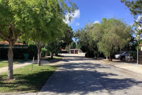 Casa en alquiler en Miami, Florida, 2 dormitorios, 81.75 m2 № 1985779 - foto 22