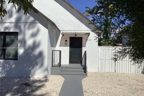 Casa en Miami, Florida 2 dormitorios, 81.75 m2 № 1985779