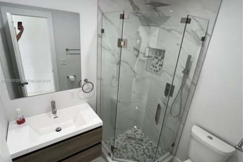 Casa en alquiler en Miami, Florida, 2 dormitorios, 81.75 m2 № 1985779 - foto 14