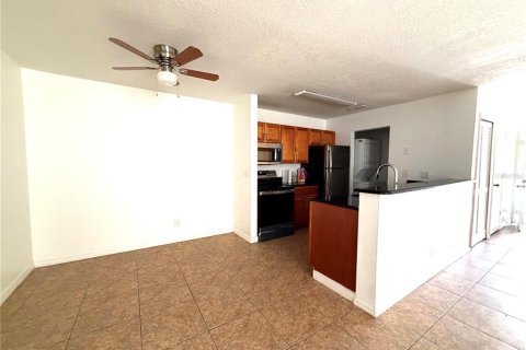 Appartement à louer à Orlando, Floride: 2 chambres, 92.07 m2 № 2319205 - photo 3