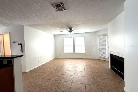 Appartement à louer à Orlando, Floride: 2 chambres, 92.07 m2 № 2319205 - photo 4