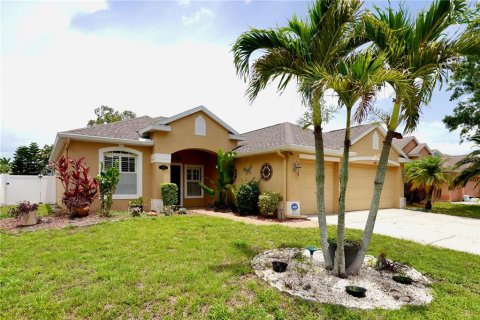 House in Holiday, Florida 3 bedrooms, 181.44 sq.m. № 1835195 - photo 1