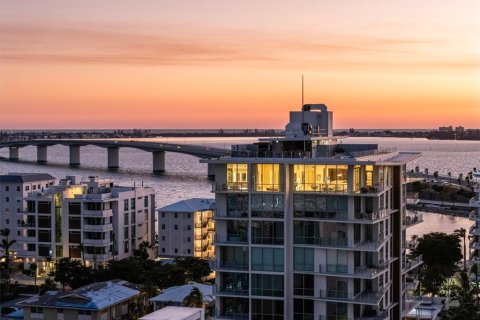 Купить кондоминиум в Сарасота, Флорида 12 комнат, 327.67м2, № 1650861 - фото 1