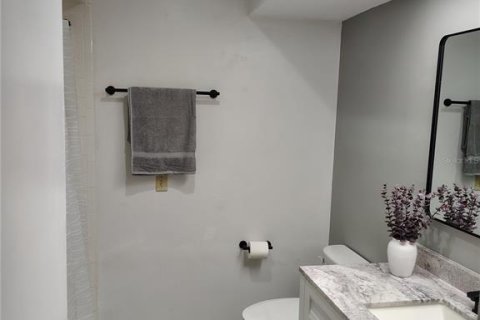Immobilier commercial à vendre à Largo, Floride: 4 chambres, 212.93 m2 № 2431660 - photo 13