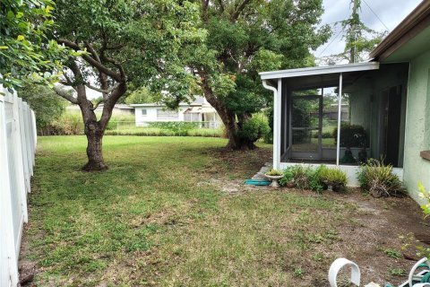 Immobilier commercial à vendre à Largo, Floride: 4 chambres, 212.93 m2 № 2431660 - photo 8