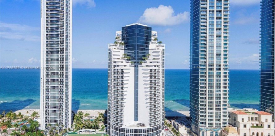 Кондоминиум с 2 спальнями в Санни-Айлс-Бич, Флорида № 1959697