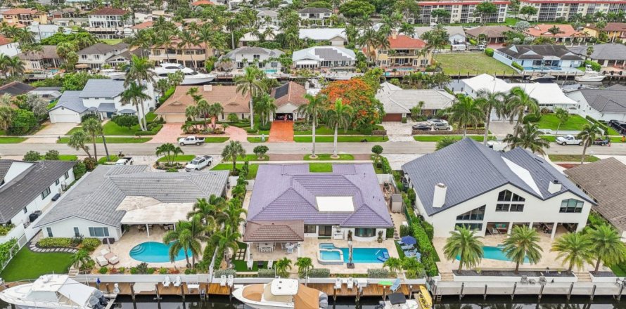 House in Lighthouse Point, Florida 4 bedrooms, 252.69 sq.m. № 1228461
