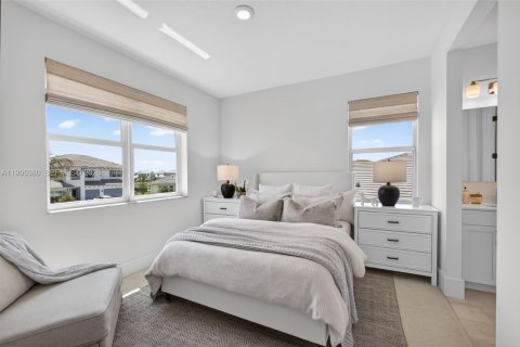 House in Palm Beach Gardens, Florida 5 bedrooms, 391.12 sq.m. № 2066507 - photo 30