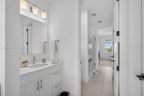 House in Palm Beach Gardens, Florida 5 bedrooms, 391.12 sq.m. № 2066507 - photo 29