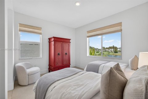 House in Palm Beach Gardens, Florida 5 bedrooms, 391.12 sq.m. № 2066507 - photo 27