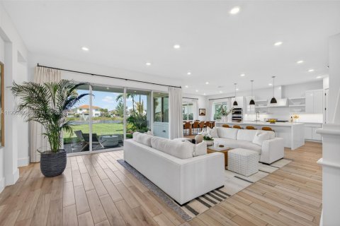 House in Palm Beach Gardens, Florida 5 bedrooms, 391.12 sq.m. № 2066507 - photo 4