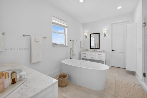 House in Palm Beach Gardens, Florida 5 bedrooms, 391.12 sq.m. № 2066507 - photo 25