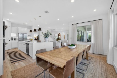 House in Palm Beach Gardens, Florida 5 bedrooms, 391.12 sq.m. № 2066507 - photo 13