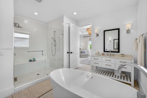 House in Palm Beach Gardens, Florida 5 bedrooms, 391.12 sq.m. № 2066507 - photo 24