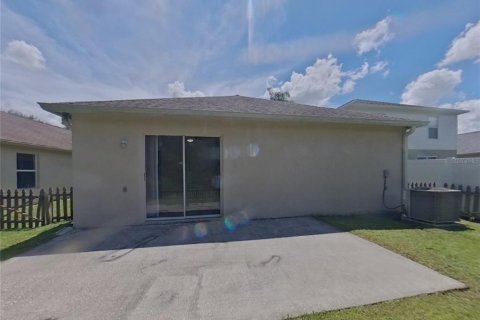 House in Wesley Chapel, Florida 3 bedrooms, 107.58 sq.m. № 1911017 - photo 17