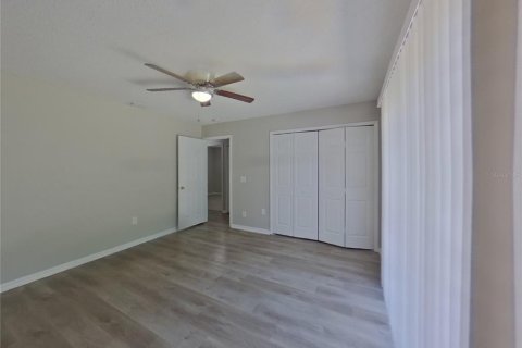 House in Wesley Chapel, Florida 3 bedrooms, 107.58 sq.m. № 1911017 - photo 6