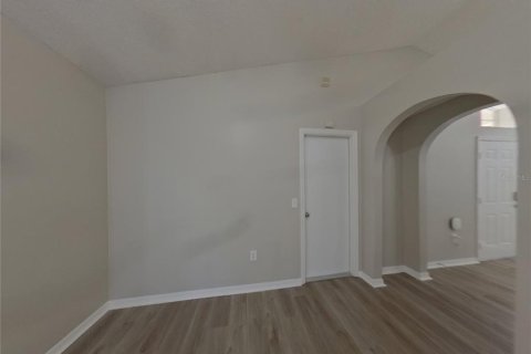 House in Wesley Chapel, Florida 3 bedrooms, 107.58 sq.m. № 1911017 - photo 4