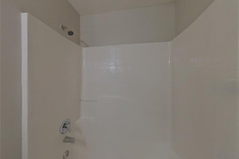 House in Wesley Chapel, Florida 3 bedrooms, 107.58 sq.m. № 1911017 - photo 16