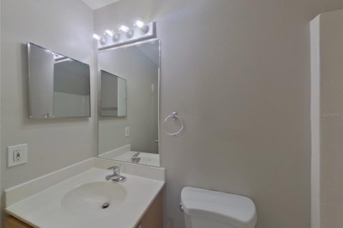 House in Wesley Chapel, Florida 3 bedrooms, 107.58 sq.m. № 1911017 - photo 15