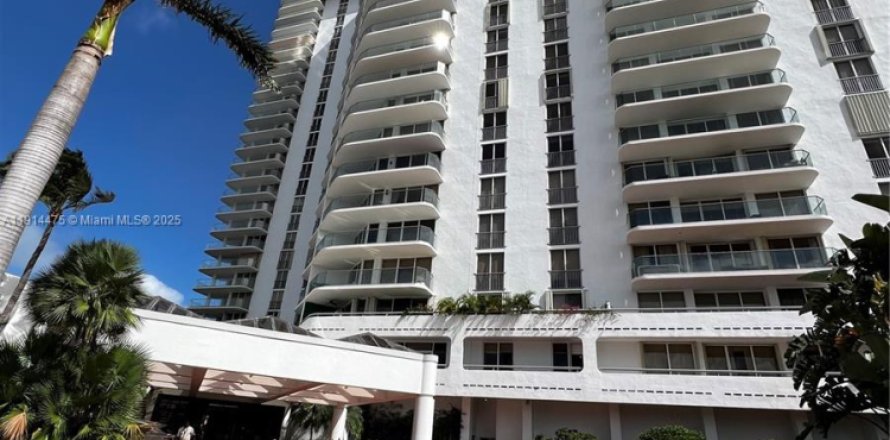 Кондоминиум с 3 спальнями в Авентура, Флорида № 1973643