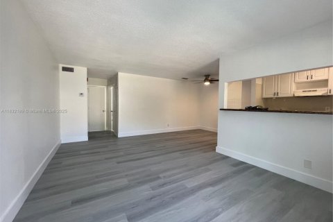 Copropriété à louer à Hollywood, Floride: 1 chambre, 63.17 m2 № 1809250 - photo 3