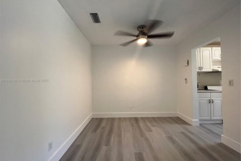 Copropriété à louer à Hollywood, Floride: 1 chambre, 63.17 m2 № 1809250 - photo 4