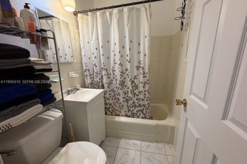Casa en venta en Miami, Florida, 2 dormitorios, 108.6 m2 № 2058811 - foto 15
