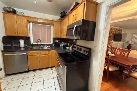 Casa en venta en Miami, Florida, 2 dormitorios, 108.6 m2 № 2058811 - foto 14